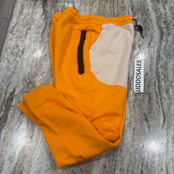 Nike Sportswear Tech Fleece Jogger Pants Kumquat Sanddrift CU4495-886 Men’s Lrg - Picture 9 of 10